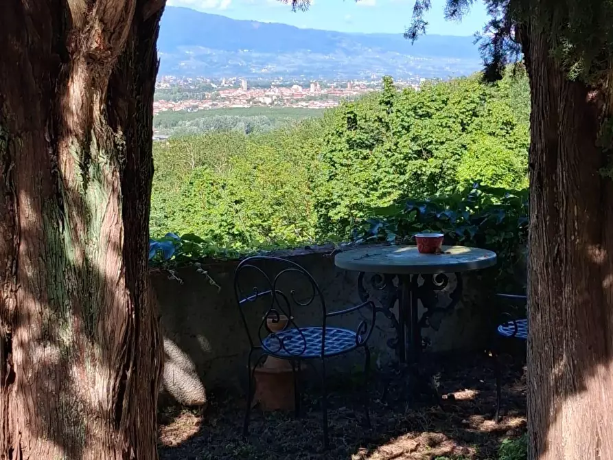 Immagine 6 di Rustico / casale in vendita  a Lucca