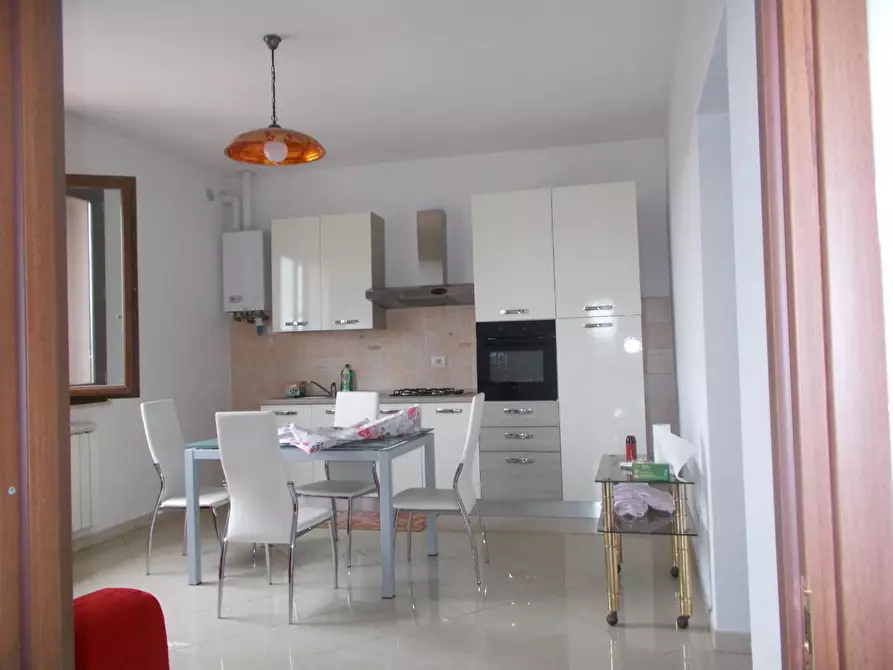 Immagine 13 di Appartamento in affitto  a Pontedera