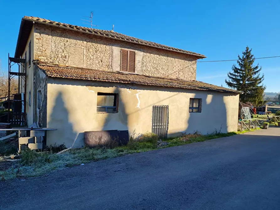 Immagine 2 di Porzione di casa in vendita  a Poggibonsi