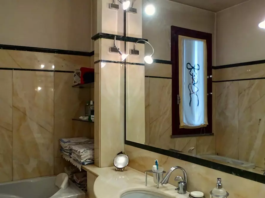 Immagine 36 di Villa in vendita  a Santa Croce Sull'arno