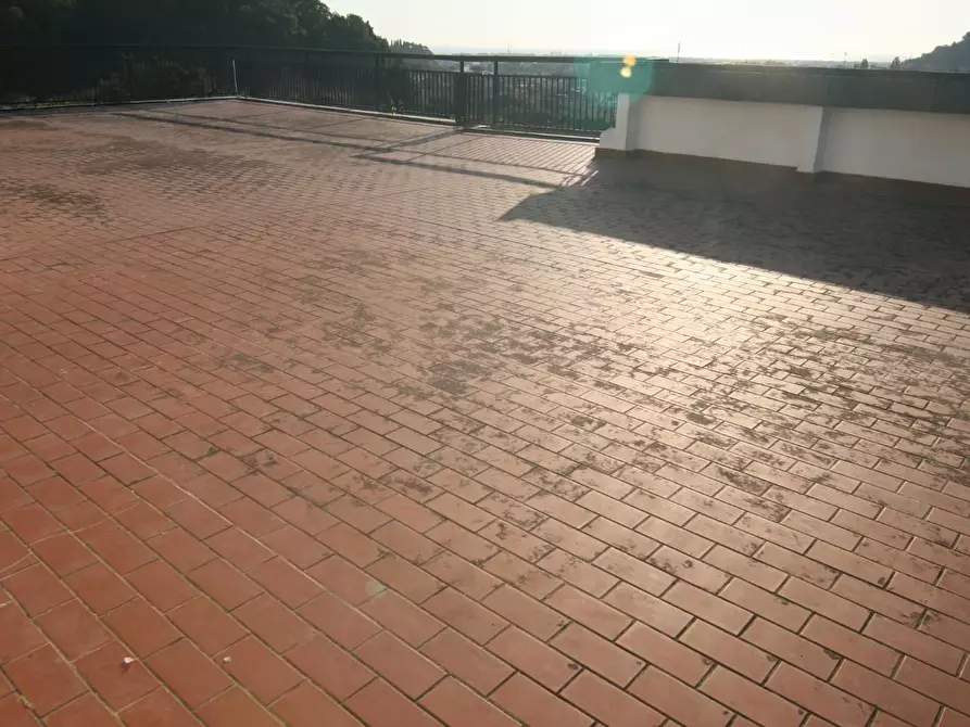 Immagine 13 di Mansarda in vendita  a Carrara