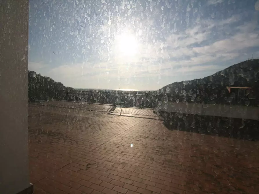 Immagine 15 di Mansarda in vendita  a Carrara