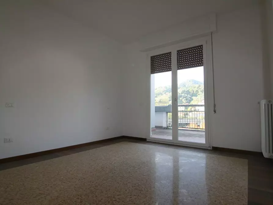 Immagine 10 di Mansarda in vendita  a Carrara