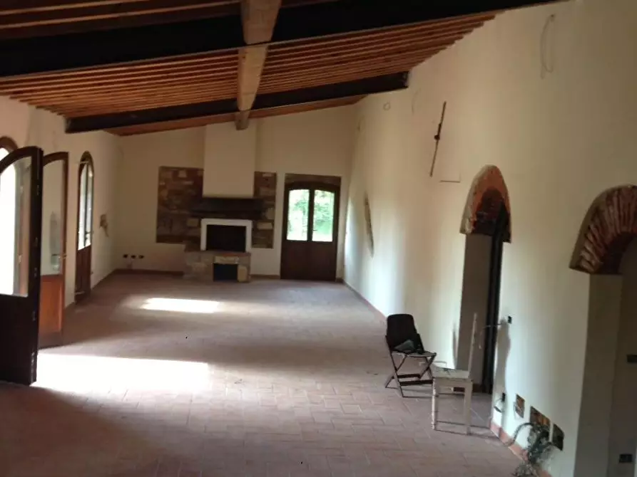 Immagine 12 di Casa colonica in vendita  a Crespina Lorenzana