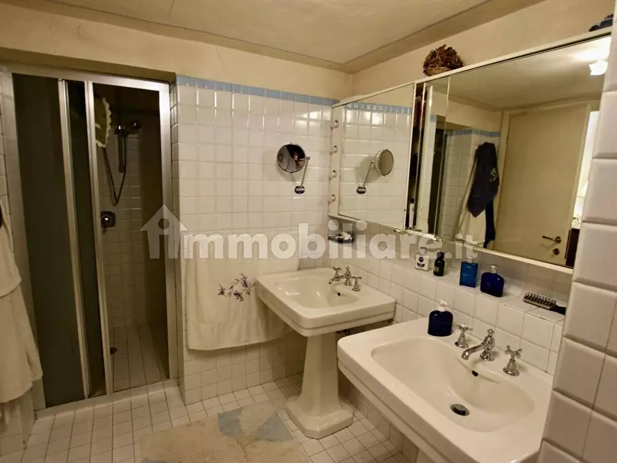 Immagine 34 di Villa in vendita  a Pontedera