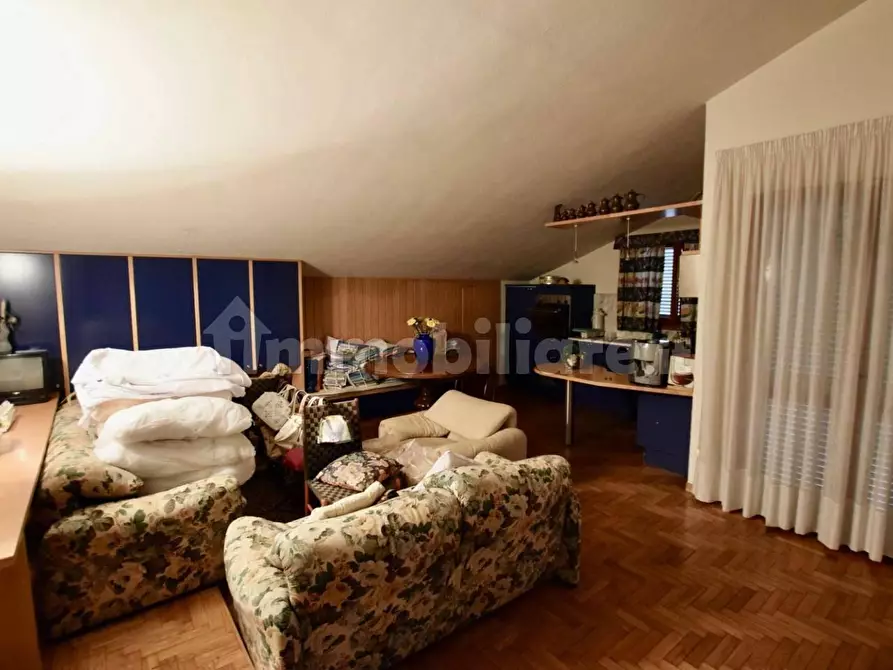 Immagine 47 di Villa in vendita  a Pontedera