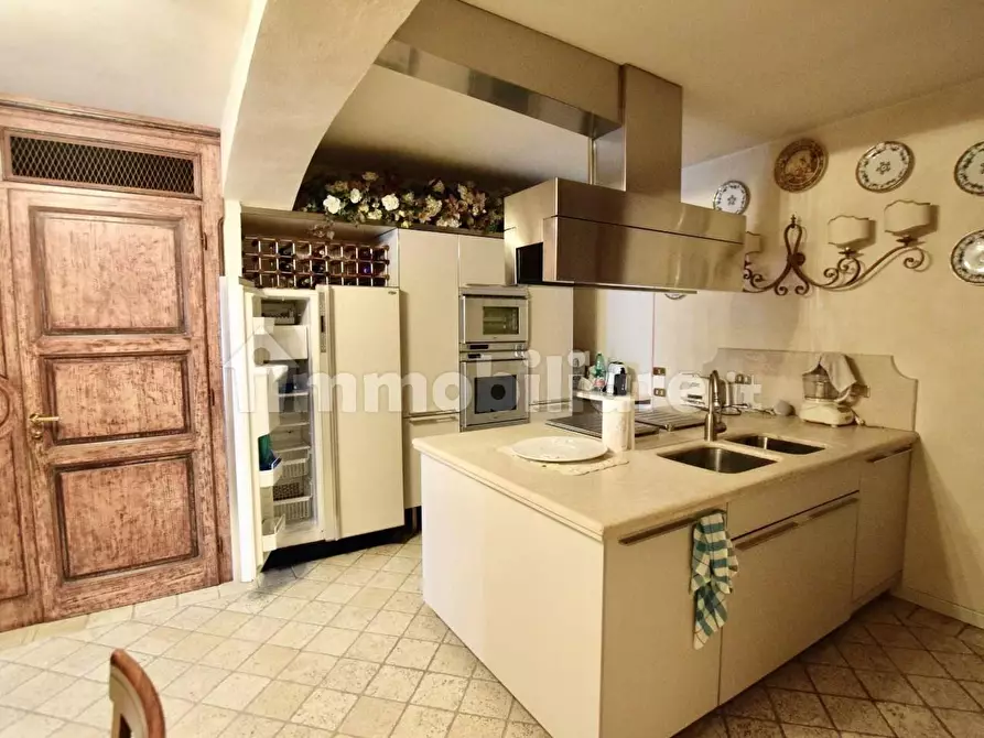 Immagine 21 di Villa in vendita  a Pontedera