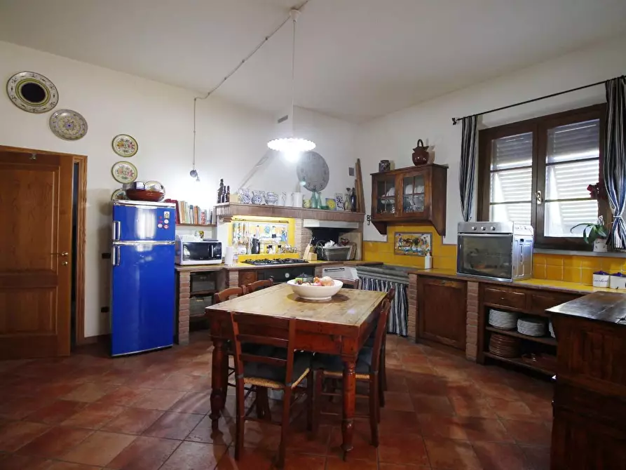 Immagine 21 di Casa colonica in vendita  a Empoli