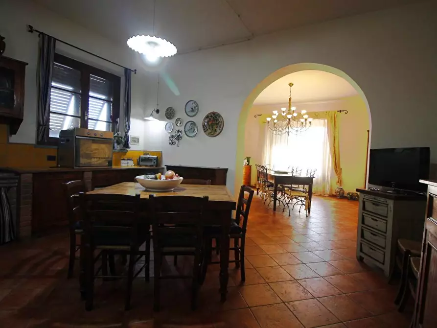 Immagine 23 di Casa colonica in vendita  a Empoli