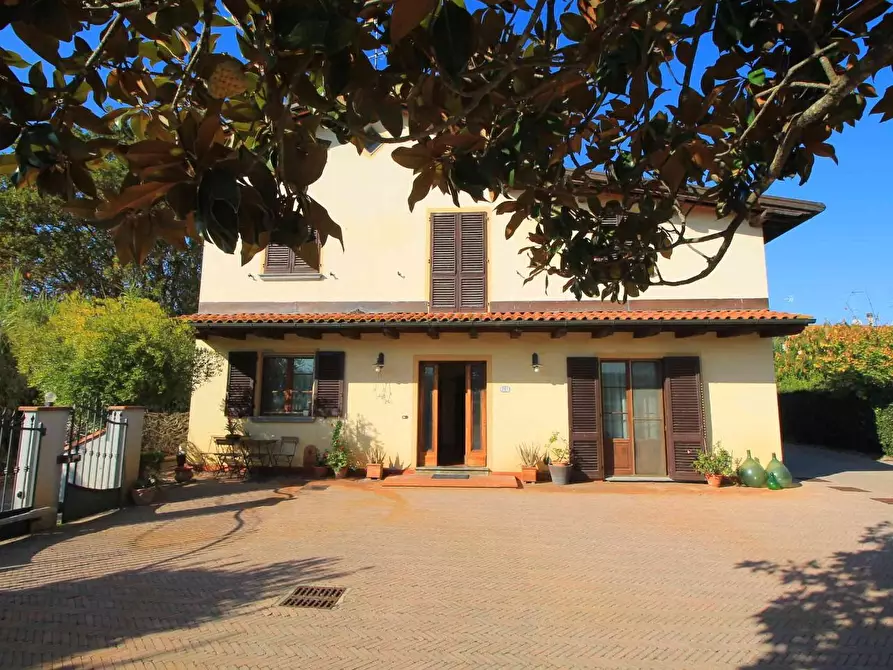 Immagine 27 di Casa colonica in vendita  a Empoli