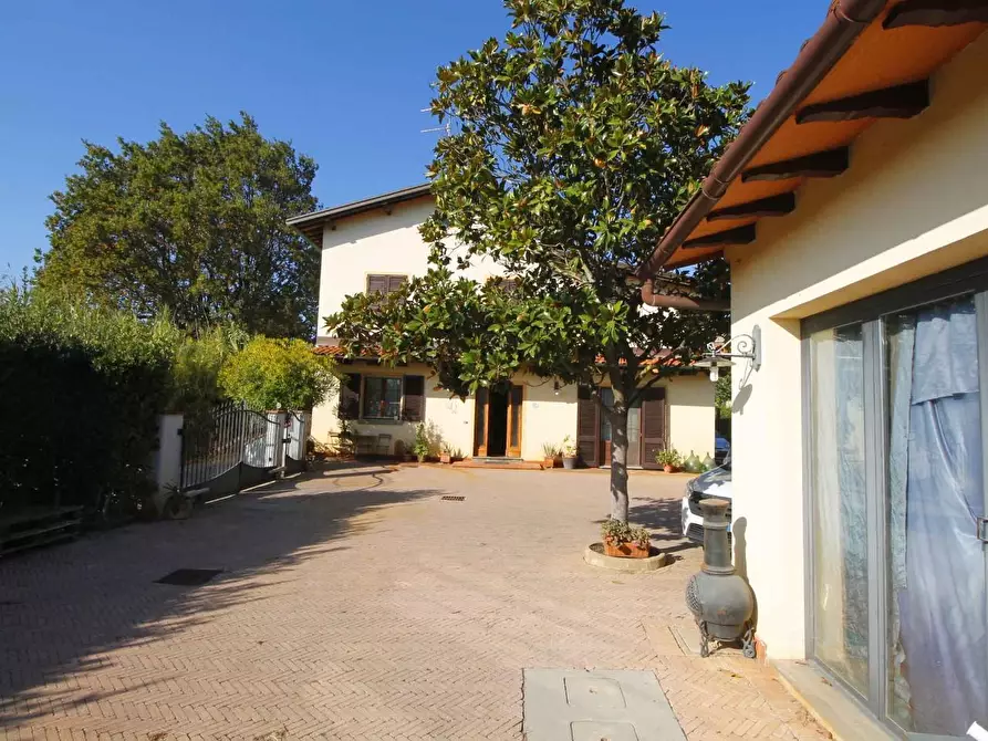 Immagine 24 di Casa colonica in vendita  a Empoli