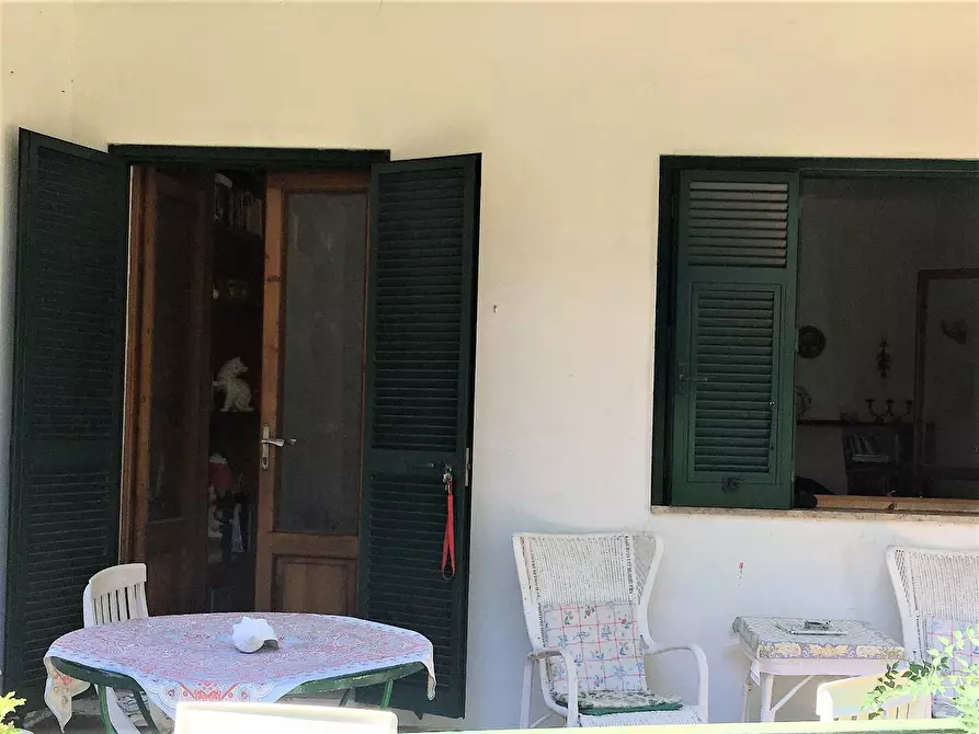 Immagine 13 di Villa in vendita  a Massa