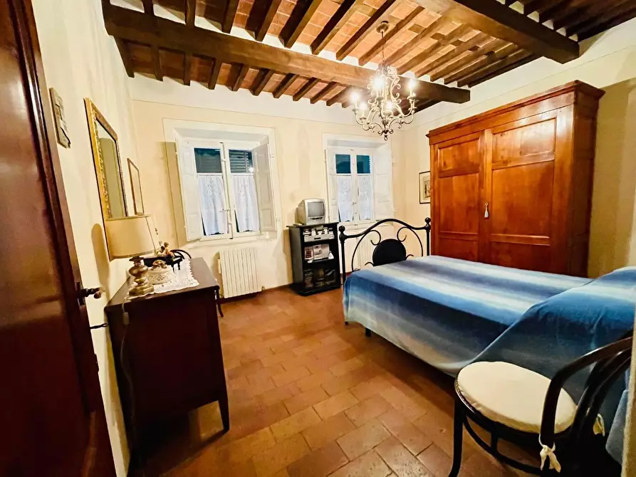 Immagine 12 di Villa in vendita  a Capannori