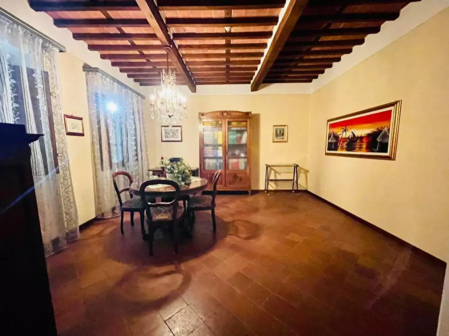 Immagine 7 di Villa in vendita  a Capannori