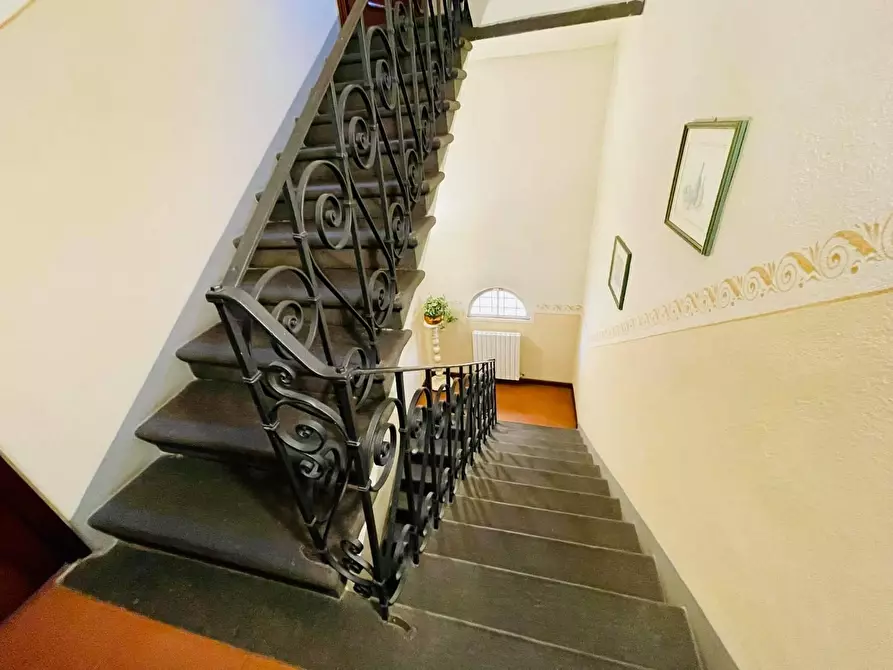 Immagine 5 di Villa in vendita  a Capannori