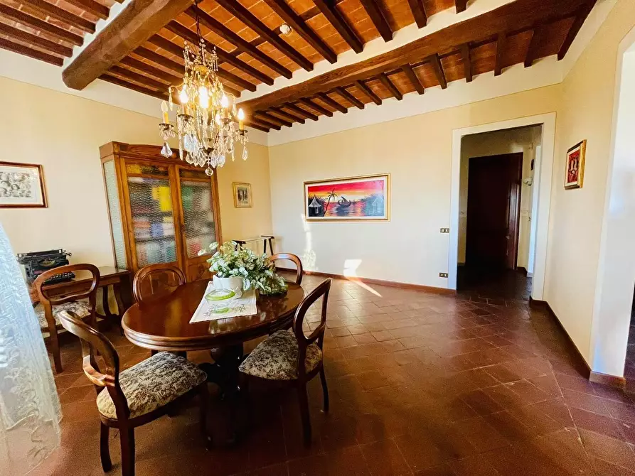 Immagine 8 di Villa in vendita  a Capannori