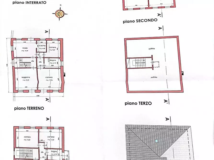 Immagine 23 di Villa in vendita  a Capannori