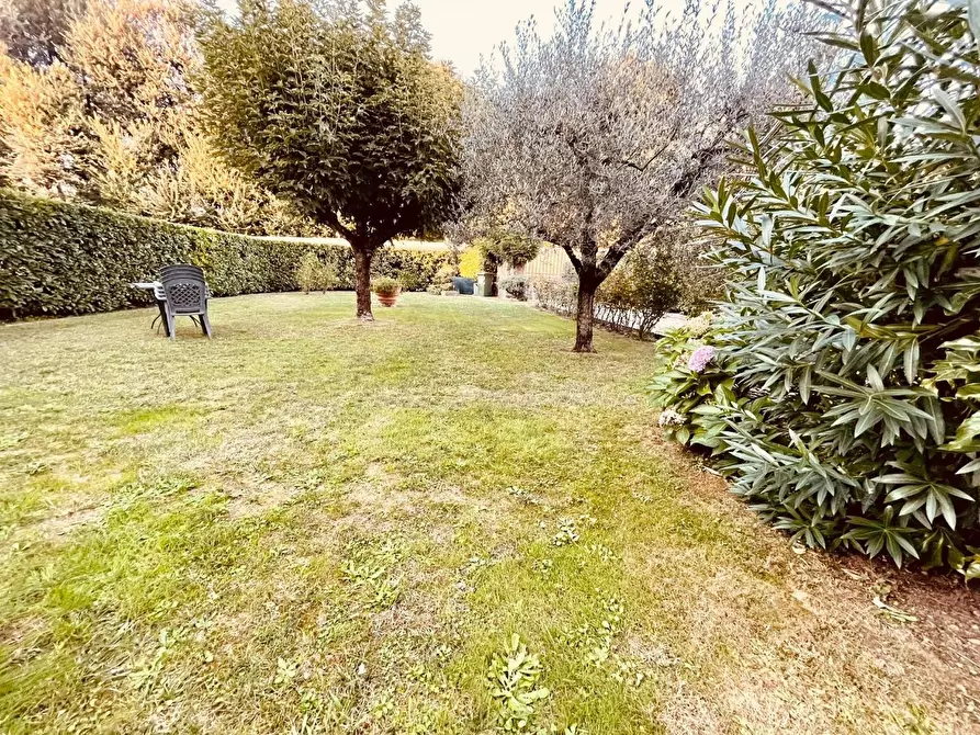 Immagine 17 di Villa in vendita  a Capannori