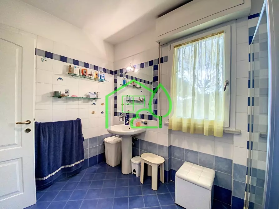 Immagine 21 di Villetta a schiera in vendita  a Viareggio