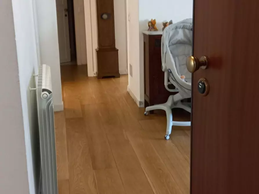 Immagine 2 di Appartamento in vendita  a Carrara