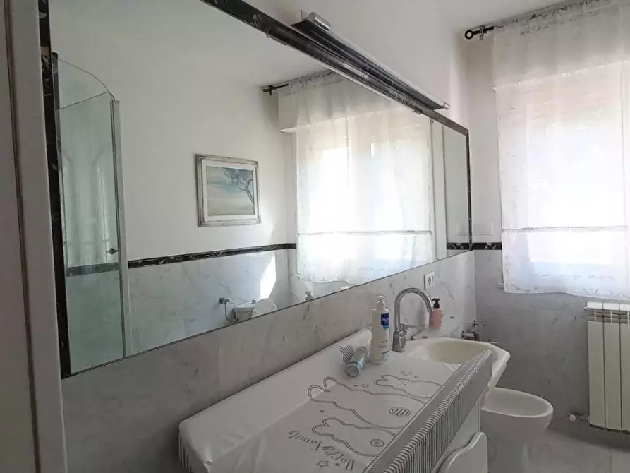 Immagine 18 di Appartamento in vendita  a Carrara