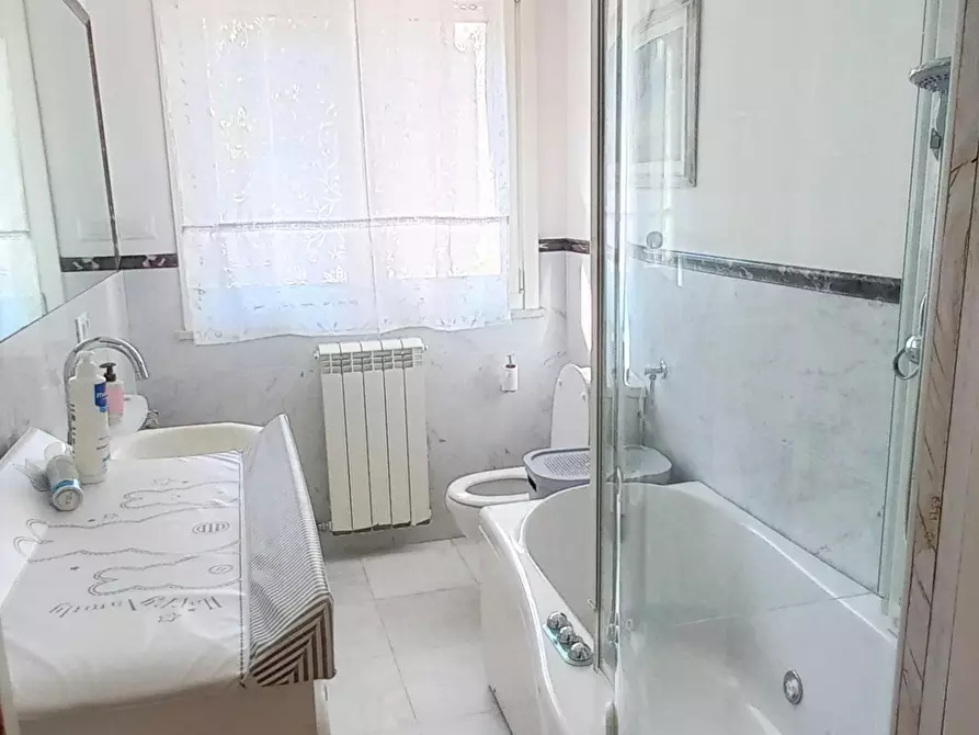 Immagine 17 di Appartamento in vendita  a Carrara