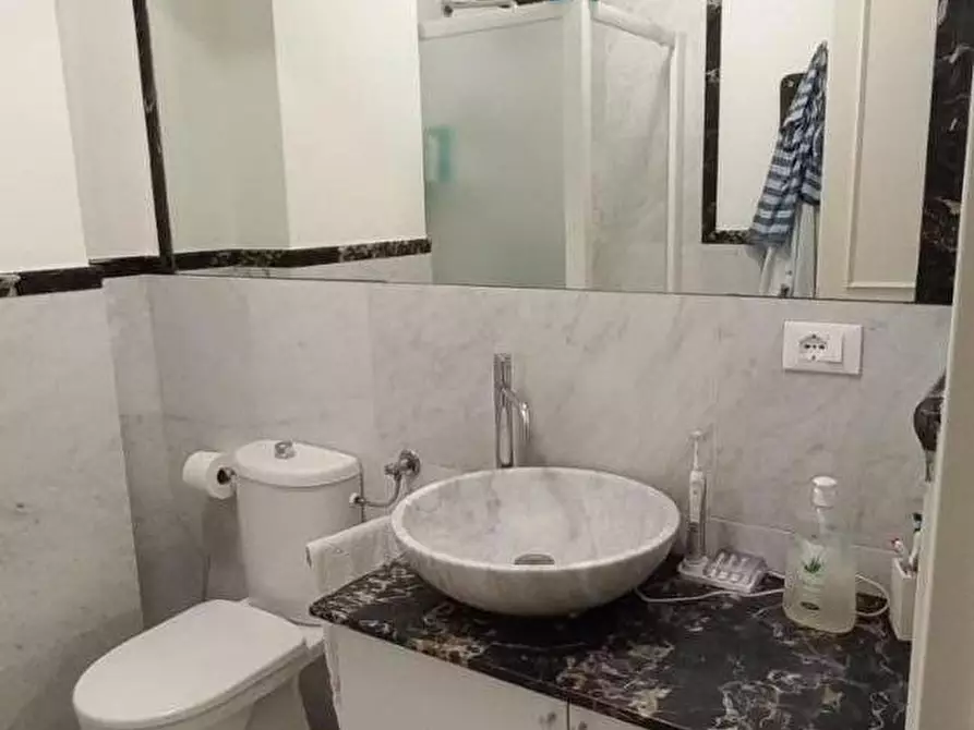 Immagine 13 di Appartamento in vendita  a Carrara