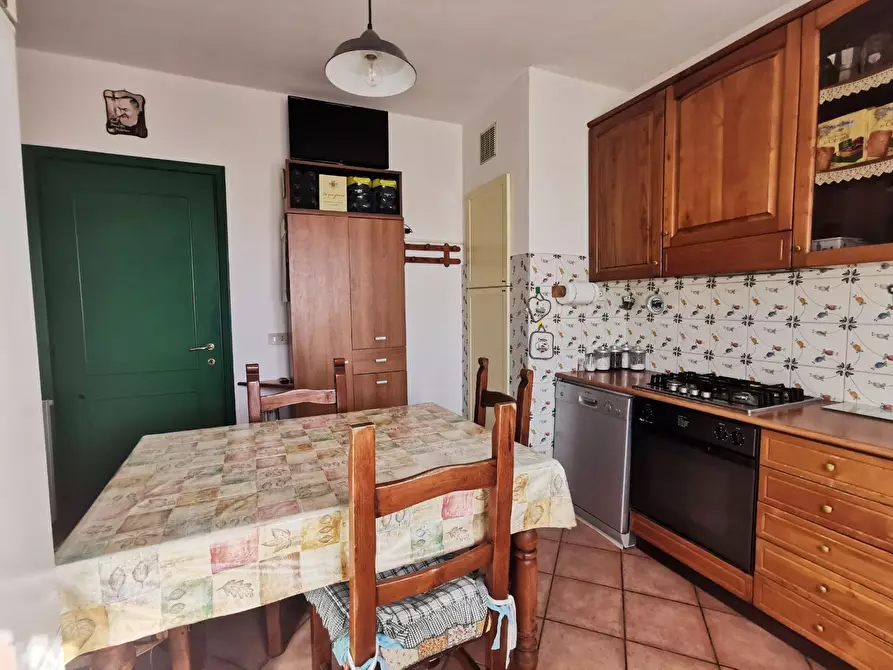 Immagine 11 di Appartamento in vendita  a Santa Maria A Monte