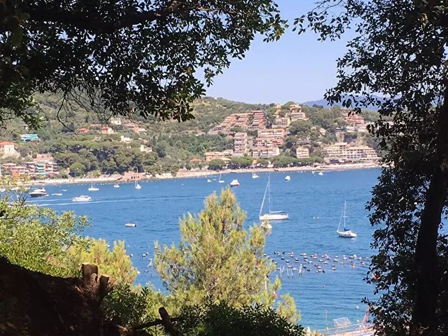 Immagine 1 di Villa in vendita  a Portovenere