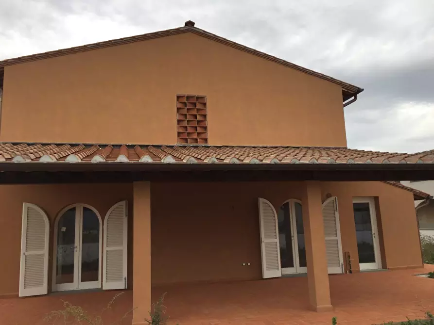 Immagine 10 di Villetta a schiera in vendita  a Calcinaia