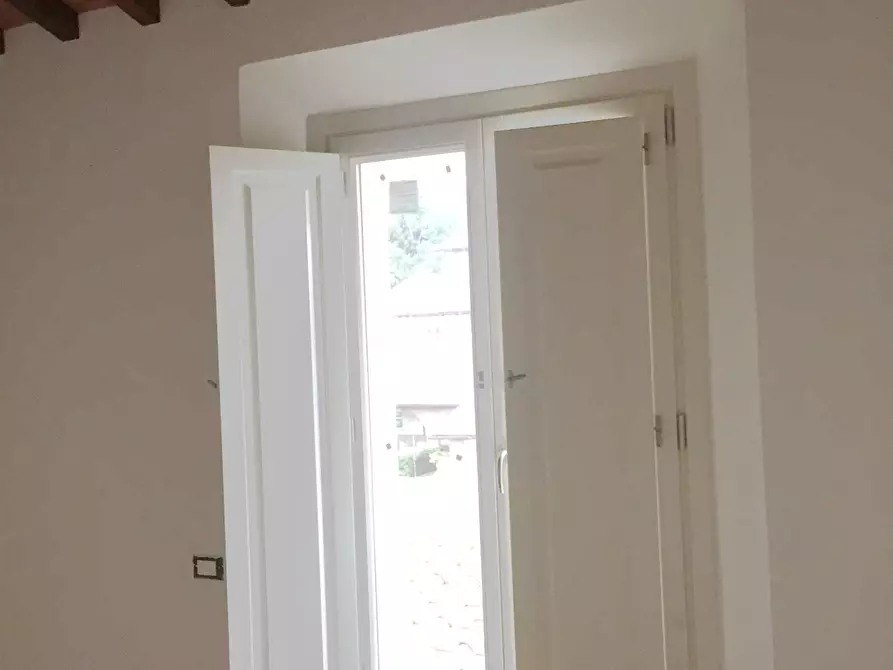 Immagine 13 di Villetta a schiera in vendita  a Calcinaia