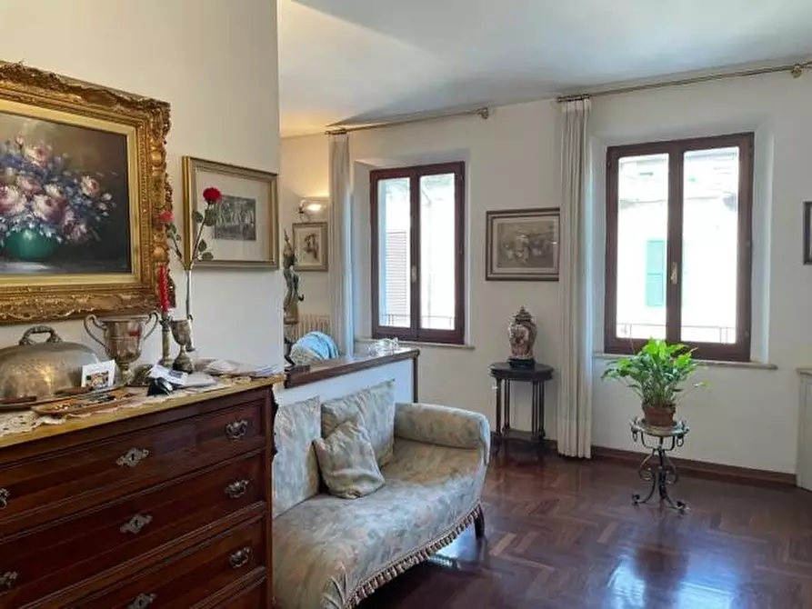 Immagine 10 di Appartamento in vendita  a Siena