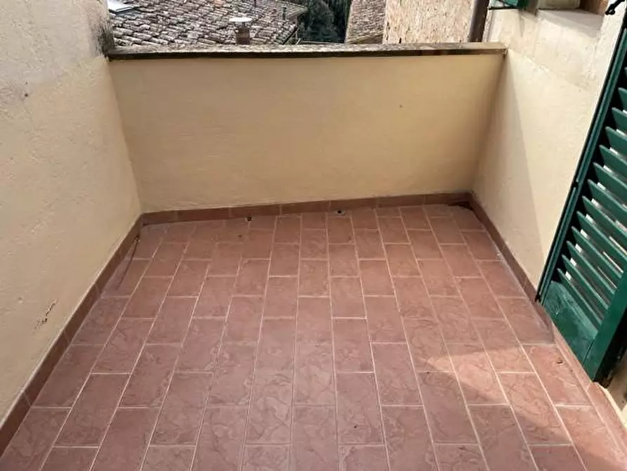 Immagine 8 di Appartamento in vendita  a Siena