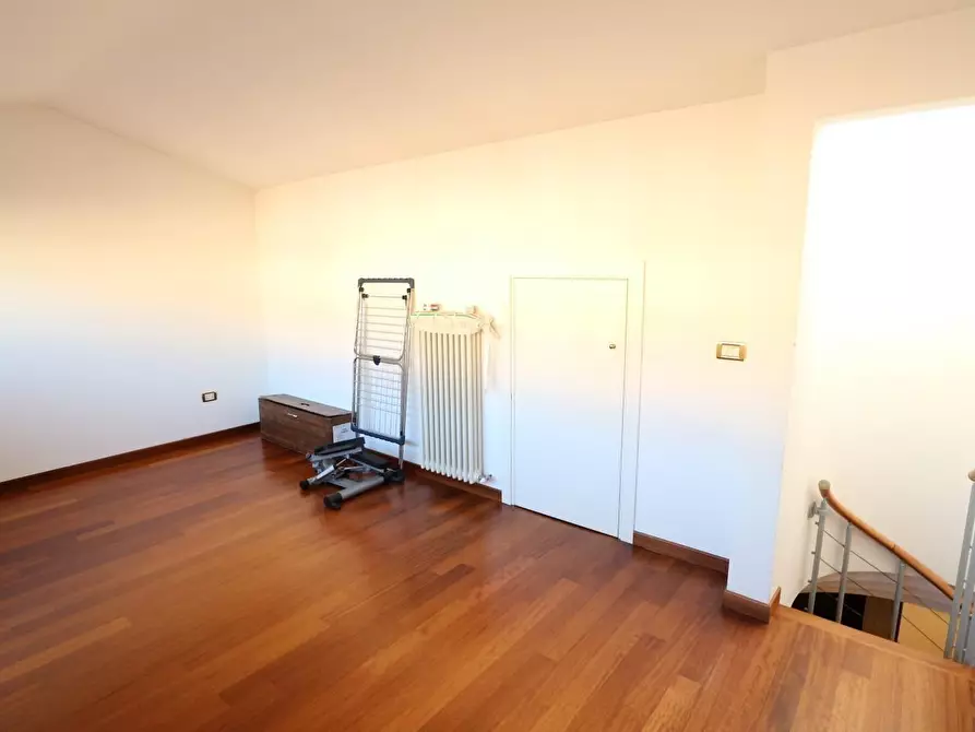 Immagine 19 di Casa indipendente in vendita  a Pontedera