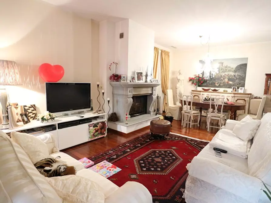 Immagine 4 di Casa indipendente in vendita  a Pontedera