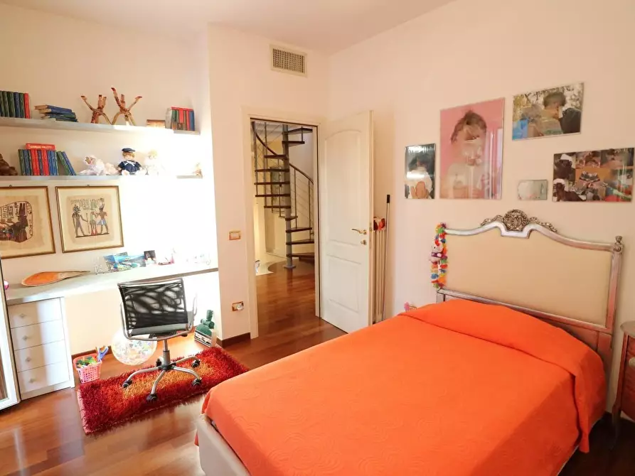 Immagine 15 di Casa indipendente in vendita  a Pontedera