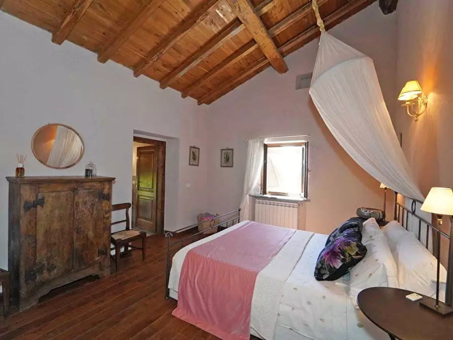 Immagine 21 di Villa in vendita  a Aulla