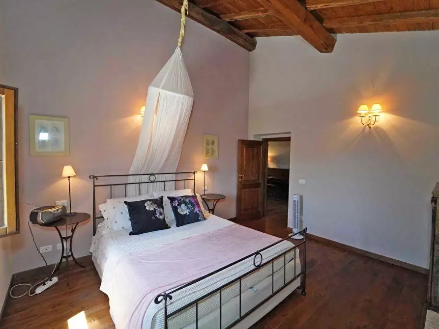 Immagine 27 di Villa in vendita  a Aulla