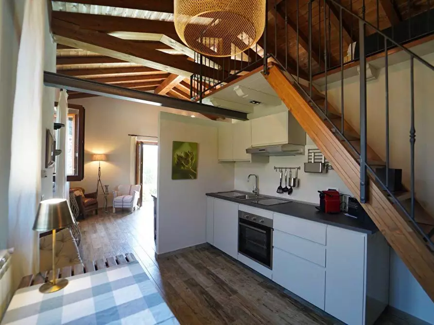 Immagine 8 di Villa in vendita  a Aulla