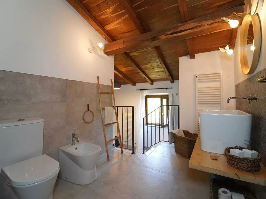 Immagine 31 di Villa in vendita  a Aulla