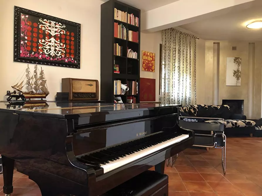 Immagine 2 di Villa in vendita  a Empoli