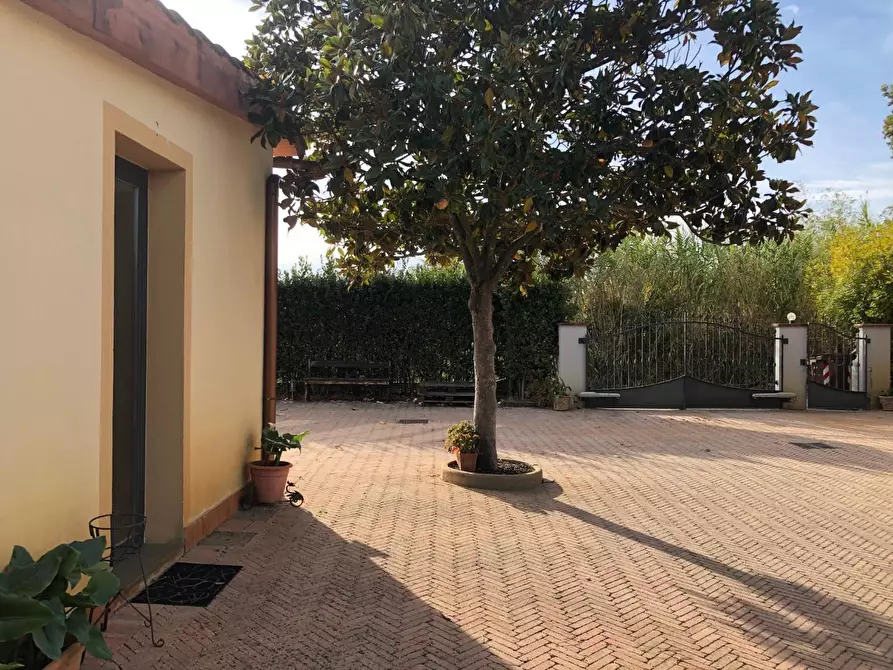 Immagine 23 di Villa in vendita  a Empoli