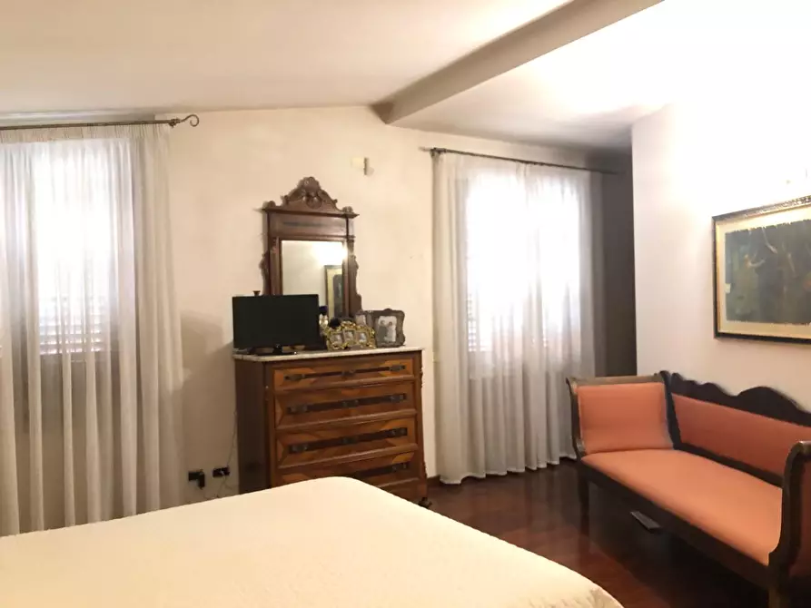 Immagine 46 di Villa in vendita  a Empoli