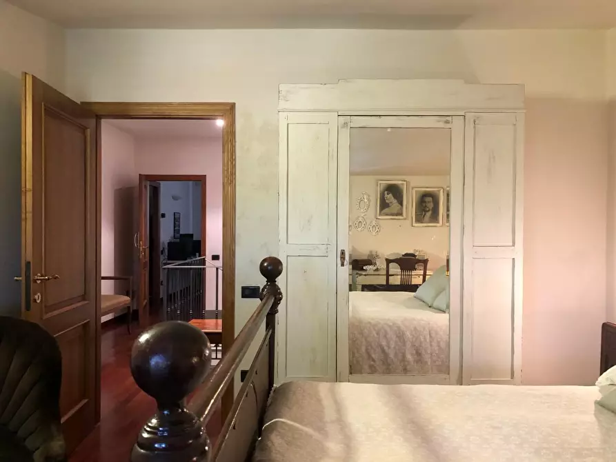 Immagine 52 di Villa in vendita  a Empoli