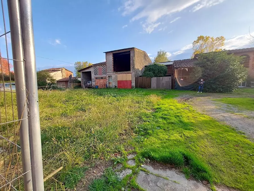 Immagine 3 di Rustico / casale in vendita  a Capannori