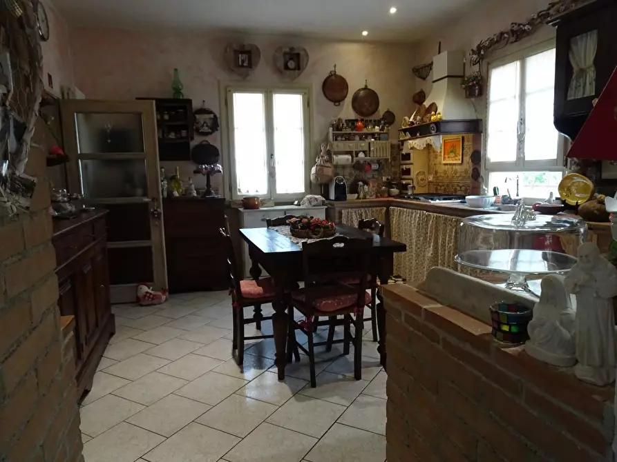 Immagine 3 di Villa in vendita  a Casciana Terme Lari