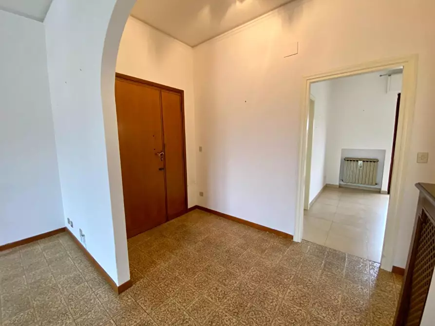 Immagine 23 di Appartamento in affitto  a Lucca