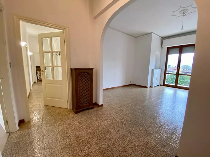 Immagine 3 di Appartamento in affitto  a Lucca