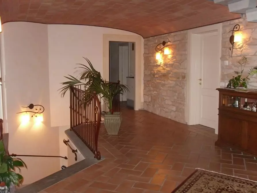 Immagine 3 di Villa in vendita  a Buti