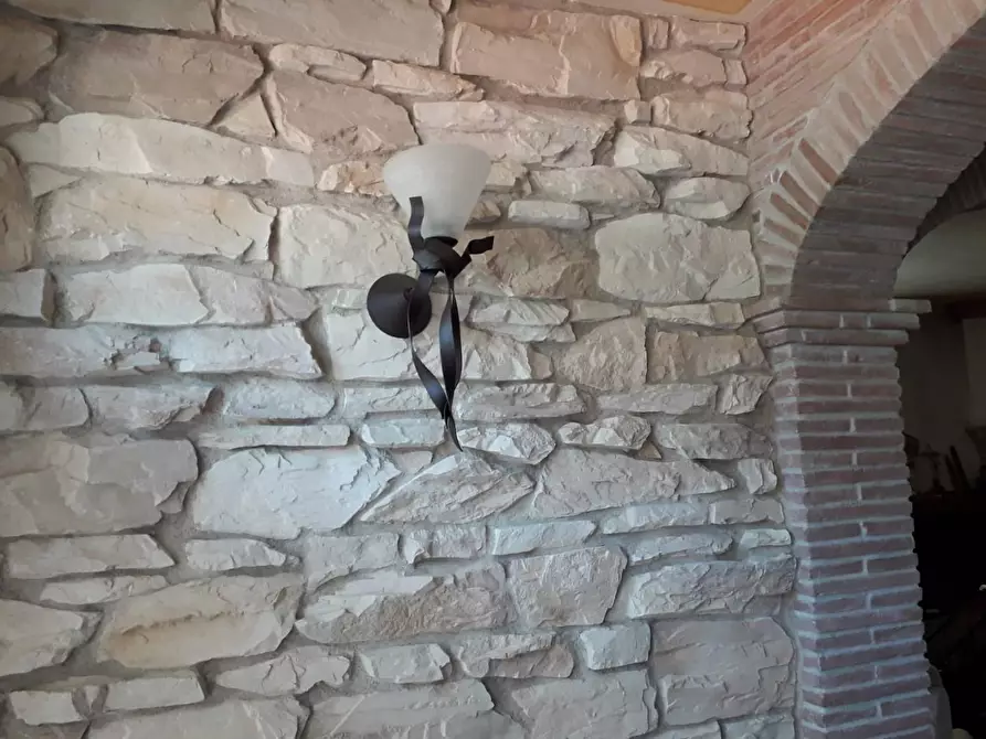 Immagine 10 di Villa in vendita  a Buti